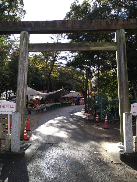 覚王山の丸山神明社にて朝一やっていました。（覚王山 名古屋店より） 風光舎 愛知・名古屋での骨董古美術買取 三重 岐阜